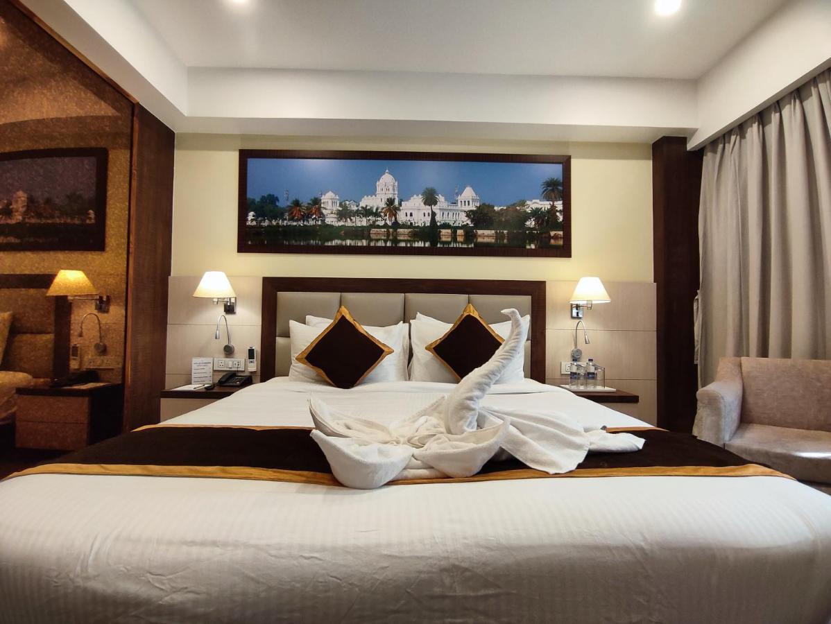 Hotel Rimi International Agartala Eksteriør bilde