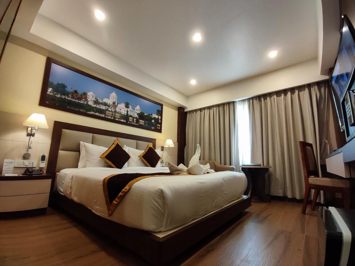 Hotel Rimi International Agartala Eksteriør bilde