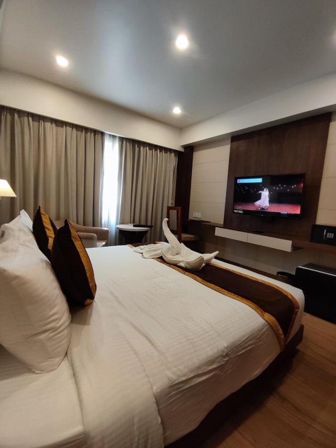 Hotel Rimi International Agartala Eksteriør bilde