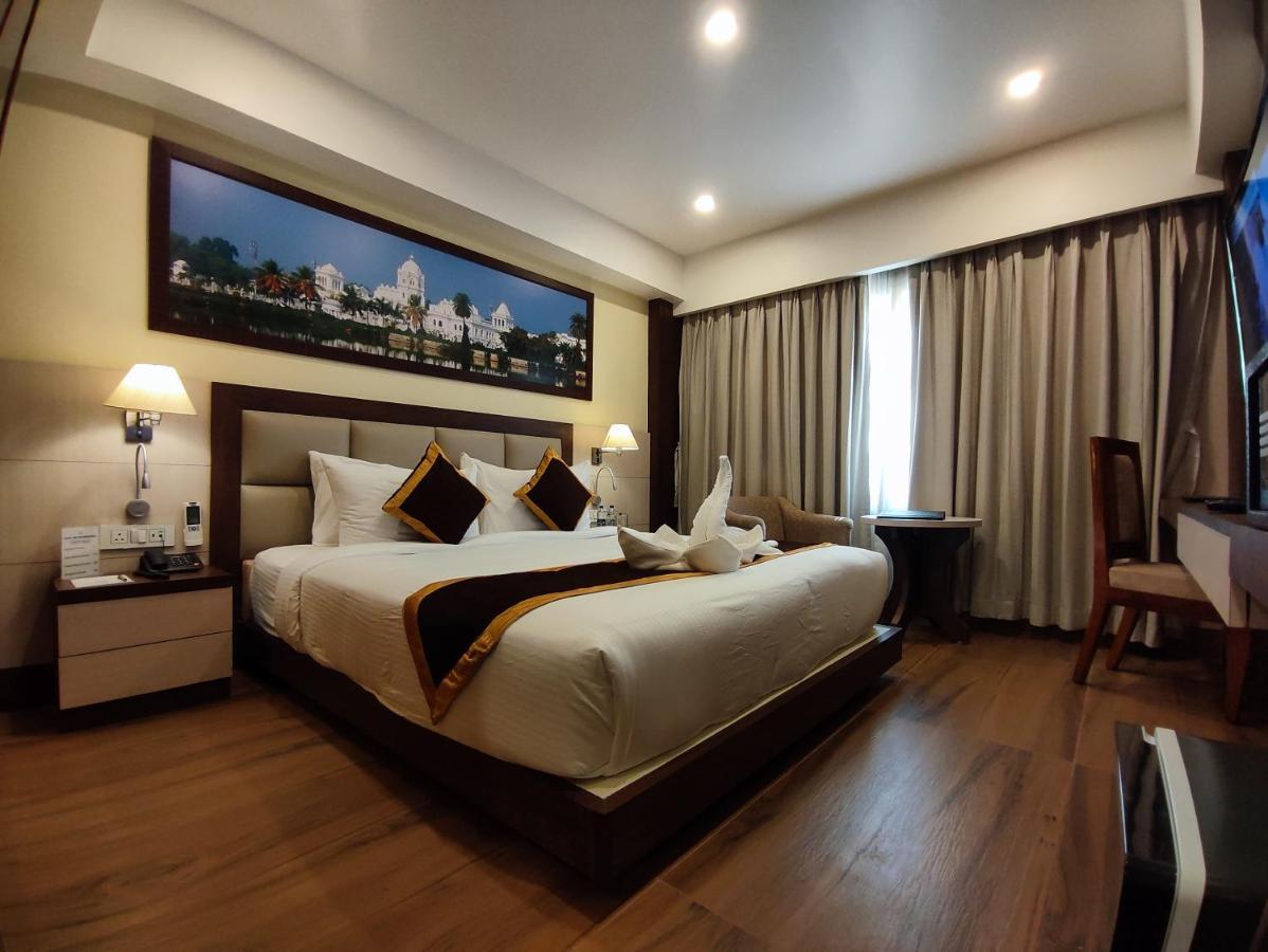 Hotel Rimi International Agartala Eksteriør bilde