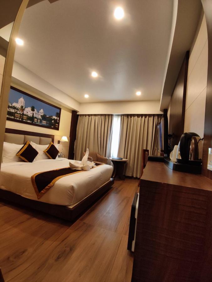 Hotel Rimi International Agartala Eksteriør bilde