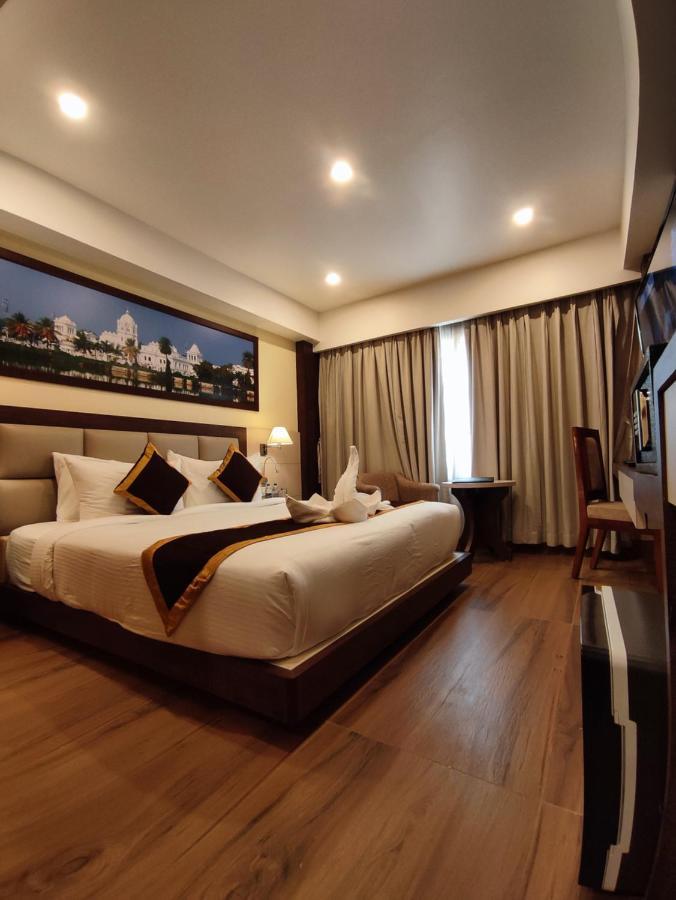 Hotel Rimi International Agartala Eksteriør bilde