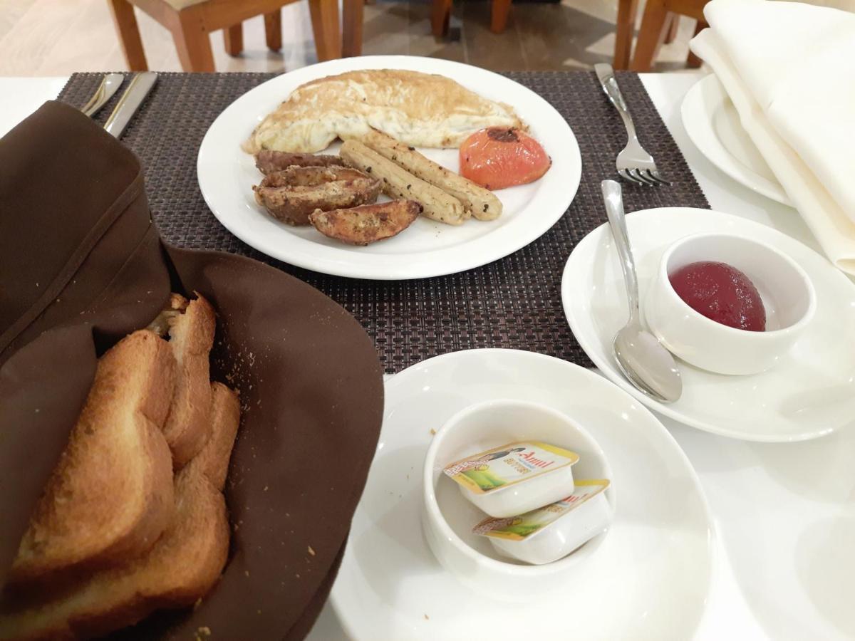 Hotel Rimi International Agartala Eksteriør bilde